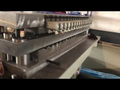 機械を形作る鋼鉄サイロ ロール